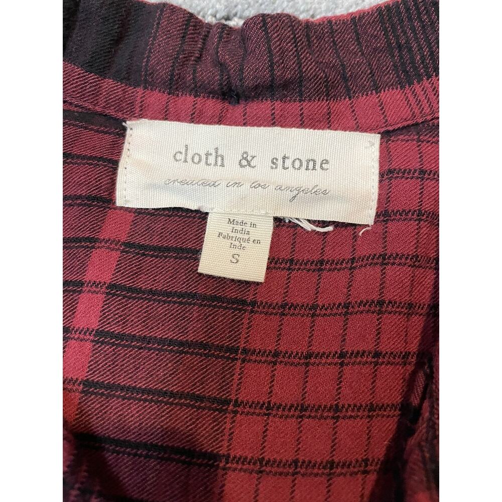 Cloth & Stone Red Black L/S Plaid Button Front Fray Raw Hem Blouse size Small - Picture 4 of 6